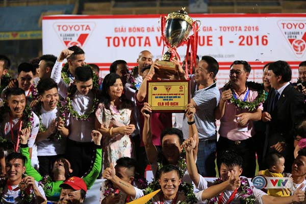 Hà Nội FC lần thứ 3 lên ngôi vô địch V-League
