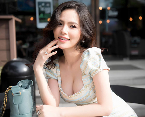 Hot girl có biệt danh Trang Phi luôn xinh đẹp và rạng ngời