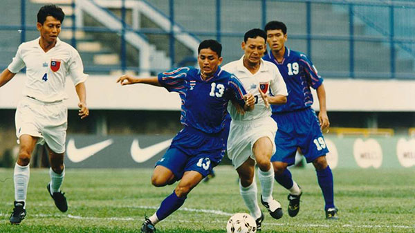 Kiatisuk Senamuang và thế hệ vàng của bóng đá Thái Lan 1996